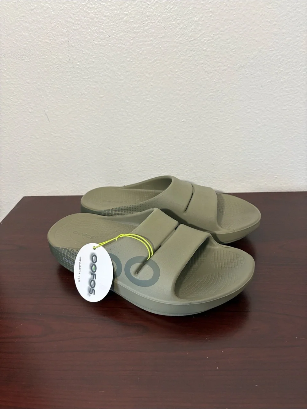 OOFOS OOahh Sport Slide Recovery Sandals - Brand New M8/W10 Tactical Green